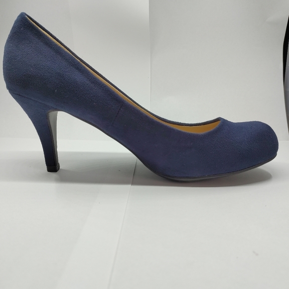 CL By Laundry Blue Heels New - Picture 4 of 6